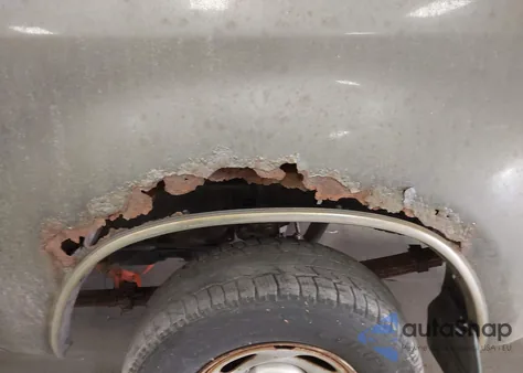 2004 Toyota Tundra Sr5 V8 z USA, uszkodzony, nr VIN 5TBDT44194S448297